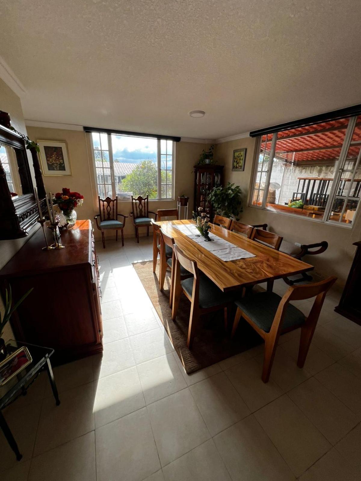 Chester'S B&B Tababela Dış mekan fotoğraf