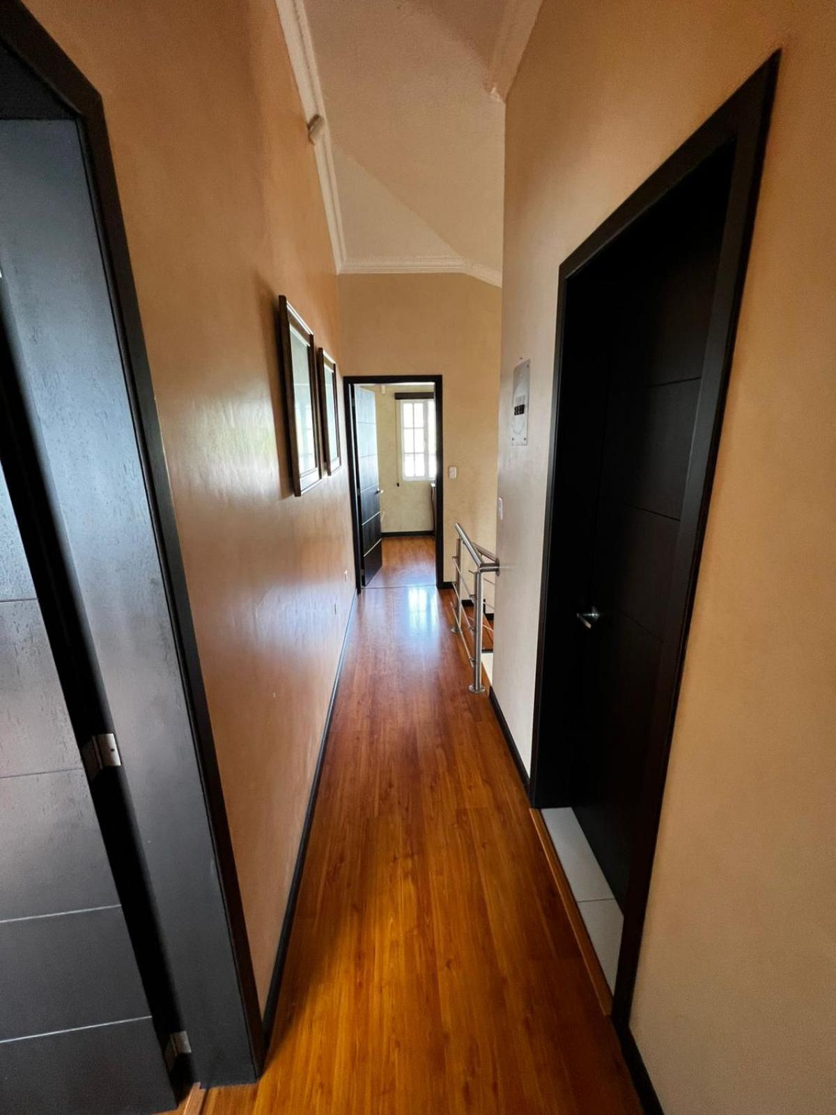 Chester'S B&B Tababela Dış mekan fotoğraf