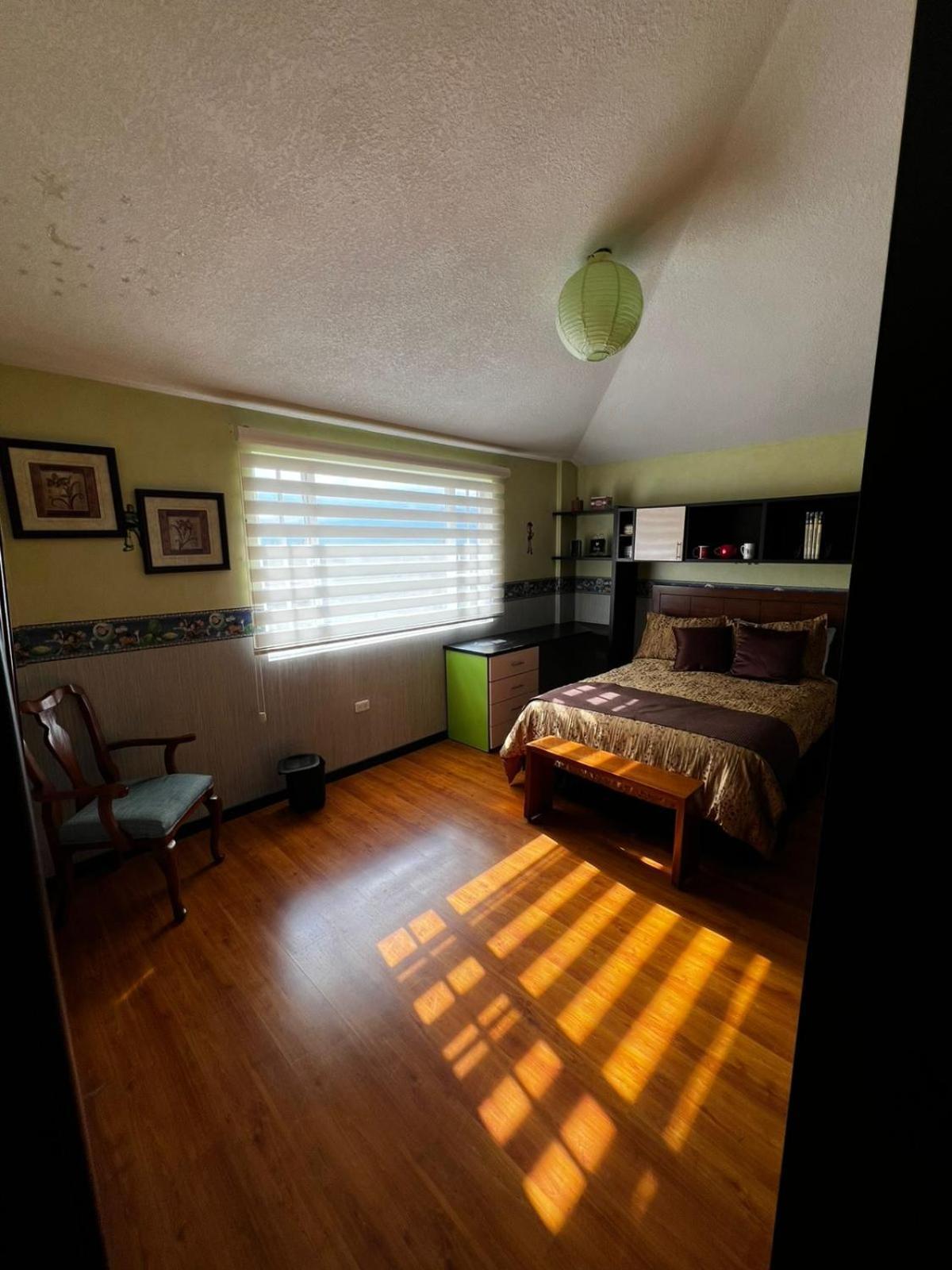 Chester'S B&B Tababela Dış mekan fotoğraf